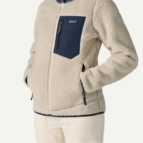 Patagonia - W's Classic Sherpa Retro-X Jkt - Natural w/New Navy Women’s Medium - Picture 5 of 9